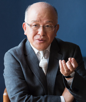 作家　浅田次郎氏