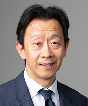 津田 英一