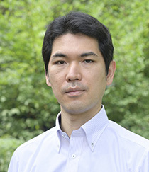 成田憲保